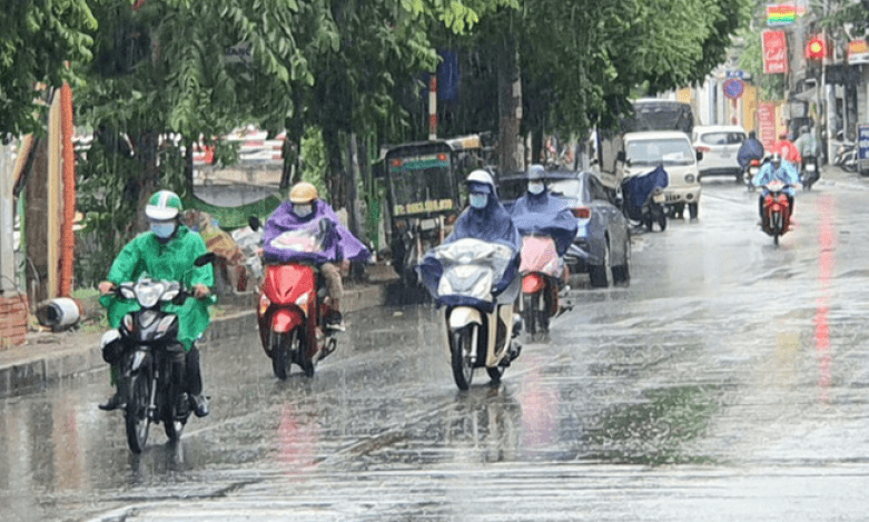 Thời tiết hôm nay (8-10): Bão số 4 suy yếu, mưa dông cục bộ ở Trung Bộ